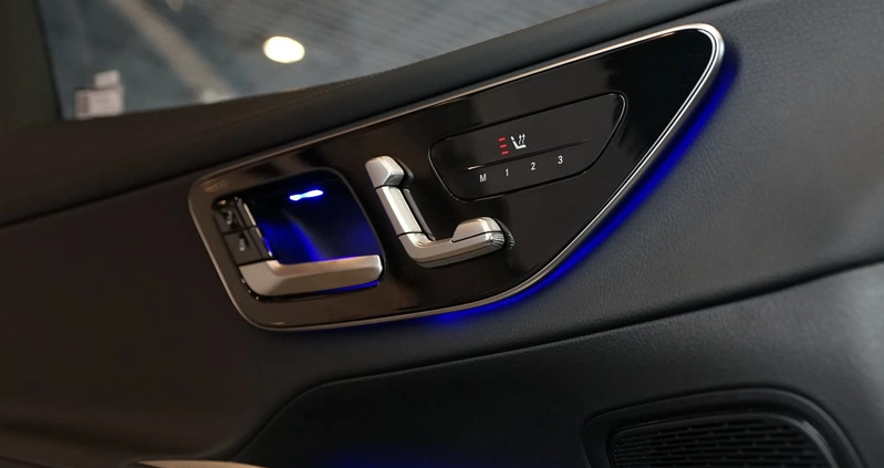 Audi A4 cena 109900 przebieg: 68332, rok produkcji 2019 z Gdynia małe 631
